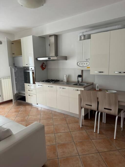 Suite Panoramica Casa Vacanza Di Alex G Oltre il Colle المظهر الخارجي الصورة